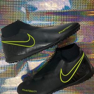 Nike Phantom VSN Academy Sneakers